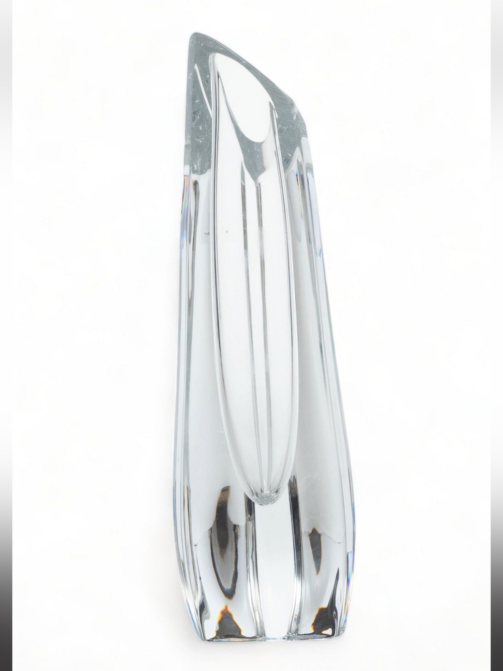Mikasa Clear Crystal Vase with Vertical Cut Design - Picture 4 of 8